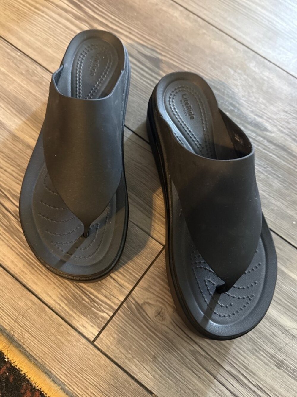 Life Ride by Crocs Black Sandals size 8